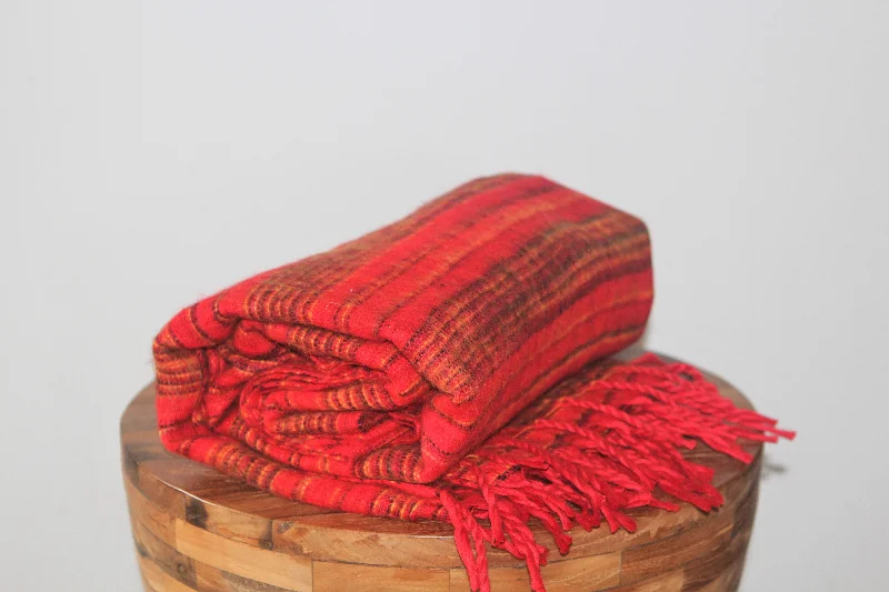 Cotton blankets for breathability and a lightweight feelHimalayan Yak Blanket - Bright Red Cotton blankets for breathability and a lightweight feelHimalayan Yak Blanket - Bright Red