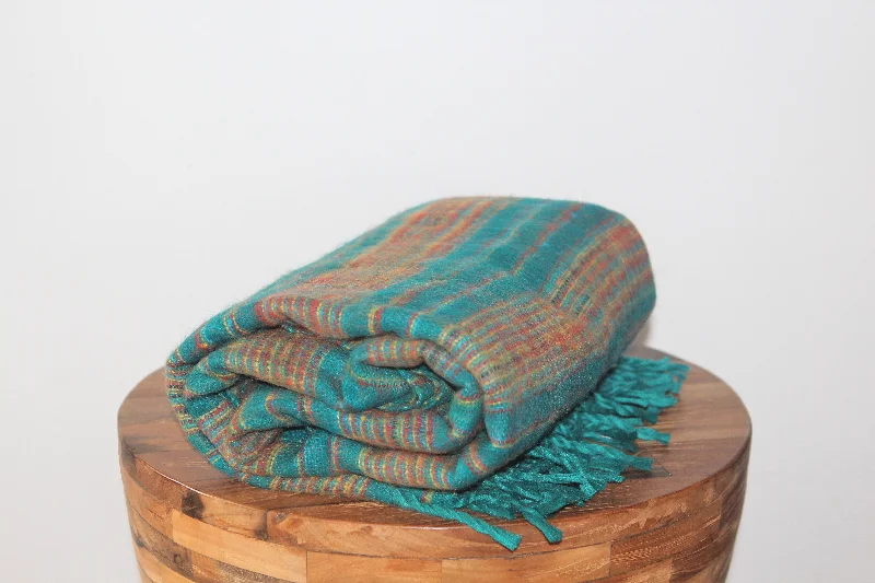 King - size blankets to cover large beds comfortablyHimalayan Yak Blanket - Green & Yellow King - size blankets to cover large beds comfortablyHimalayan Yak Blanket - Green & Yellow
