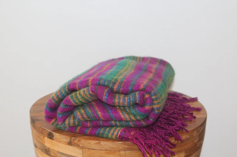 Wool blankets with natural warmth and insulationHimalayan Yak Blanket - Purple & Green Wool blankets with natural warmth and insulationHimalayan Yak Blanket - Purple & Green