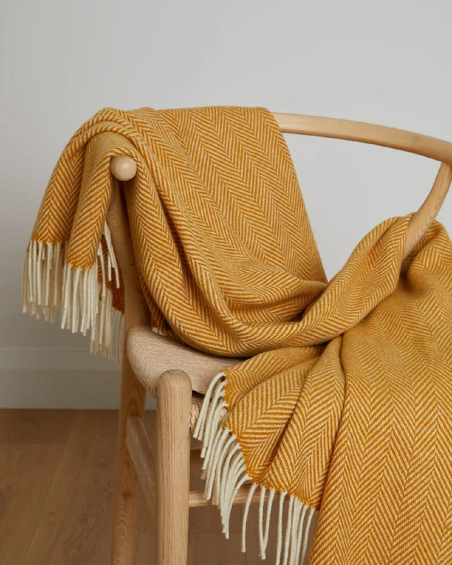 Silk blankets with a smooth and elegant touchFoxford Innisfree Cashmere and Lambswool Throw