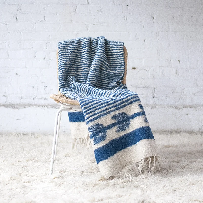 Recycled polyester blankets for an eco - conscious optionMOMO WOOL BLANKET | INDIGO Recycled polyester blankets for an eco - conscious optionMOMO WOOL BLANKET | INDIGO