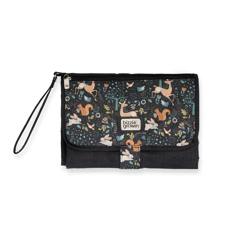 Microfiber blankets that are durable and easy to care forNappy Clutch Bag - Narnia