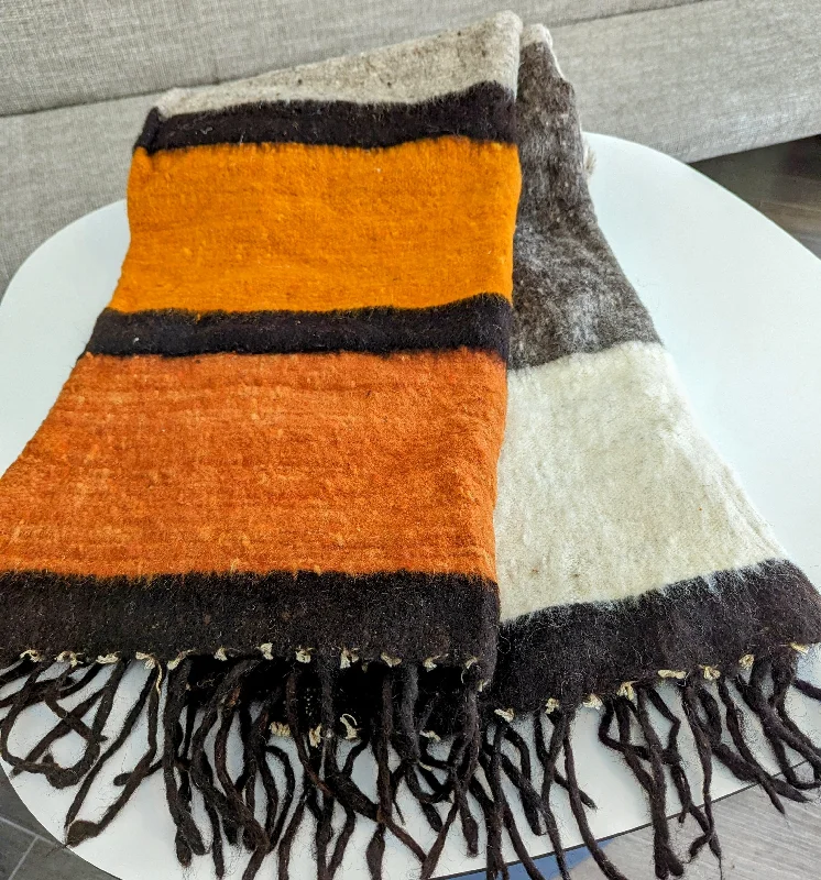 Chenille blankets with a thick and fuzzy textureNARANJA WOOL BLANKET