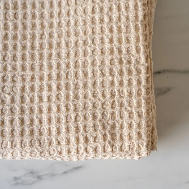 Chenille blankets with a thick and fuzzy textureOatmeal Stonewashed Waffle Throw Blanket Chenille blankets with a thick and fuzzy textureOatmeal Stonewashed Waffle Throw Blanket
