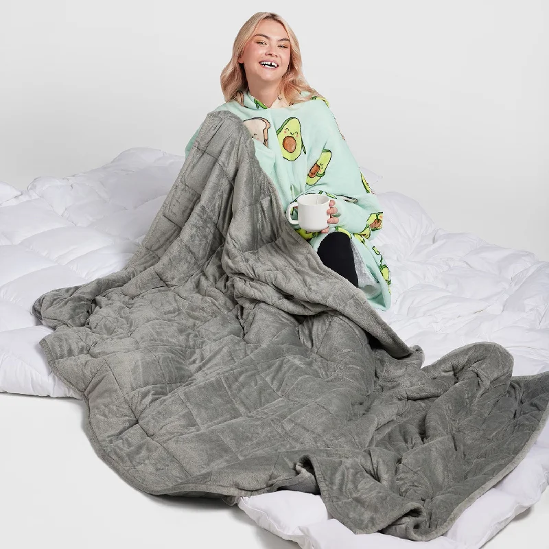 Recycled polyester blankets for an eco - conscious optionOodie™ Original & Weighted Blanket Bundle