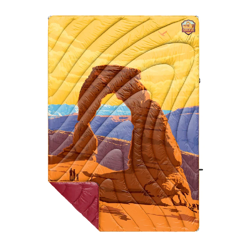 Fleece blankets for a cozy and plush textureOriginal Puffy Blanket - Arches National Park
