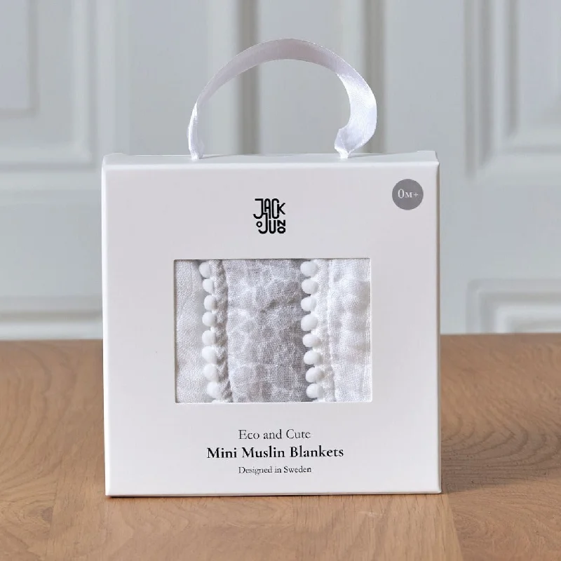 Cashmere blankets for ultimate softness and luxuryPom Pom Mini Muslin Blankets - Pearl & Giraffe Gray Cashmere blankets for ultimate softness and luxuryPom Pom Mini Muslin Blankets - Pearl & Giraffe Gray