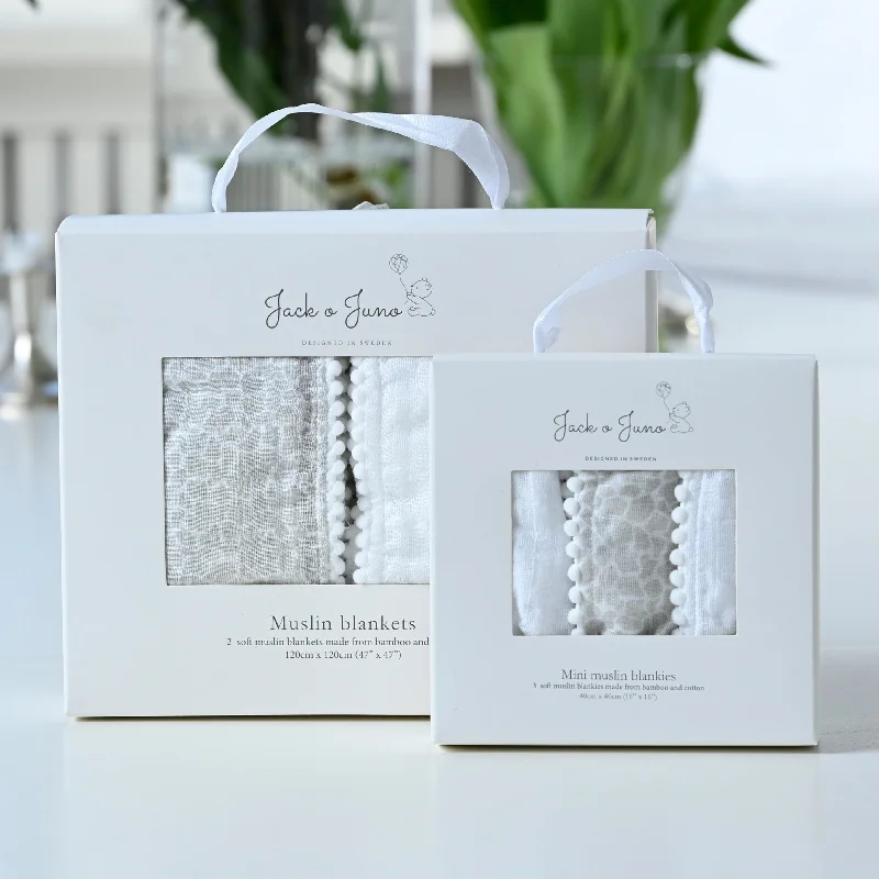 Microfiber blankets that are durable and easy to care forPom Pom Muslin Blankets - Newborn Set Microfiber blankets that are durable and easy to care forPom Pom Muslin Blankets - Newborn Set