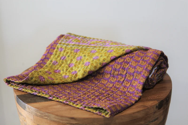 Cashmere blankets for ultimate softness and luxurySari Kantha Small Throw - Purple & Yellow Cashmere blankets for ultimate softness and luxurySari Kantha Small Throw - Purple & Yellow