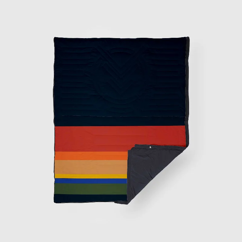 Recycled polyester blankets for an eco - conscious optionVOITED Slumber Zip Sack Blanket - Origin Recycled polyester blankets for an eco - conscious optionVOITED Slumber Zip Sack Blanket - Origin