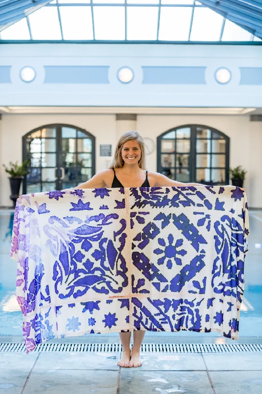 Recycled polyester blankets for an eco - conscious optionSmiles for Tiles Blanket