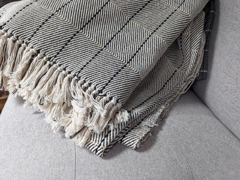 Mohair blankets with a unique sheen and softnessSOL COTTON BLANKET