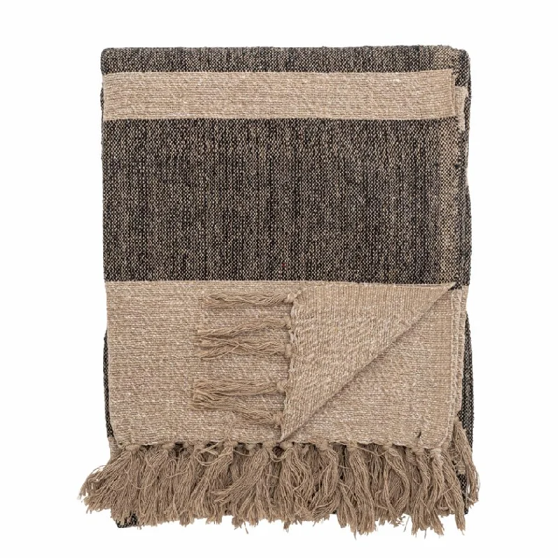 Chenille blankets with a thick and fuzzy textureTemi Black Recycled Cotton Throw 160cm x 130cm Chenille blankets with a thick and fuzzy textureTemi Black Recycled Cotton Throw 160cm x 130cm
