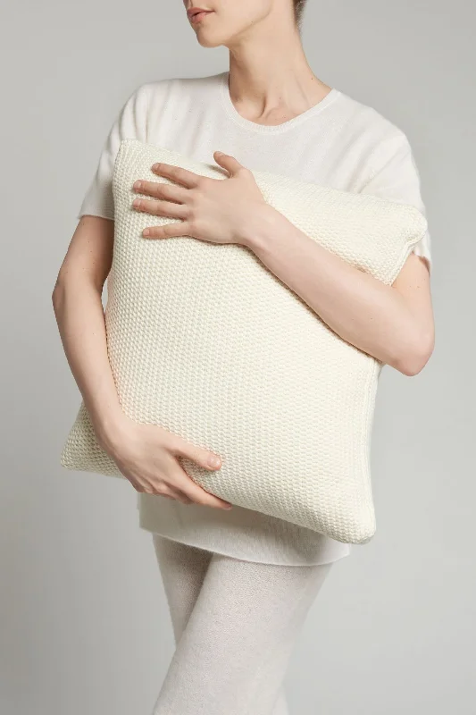Silk blankets with a smooth and elegant touchAIRSPUN PILLOW