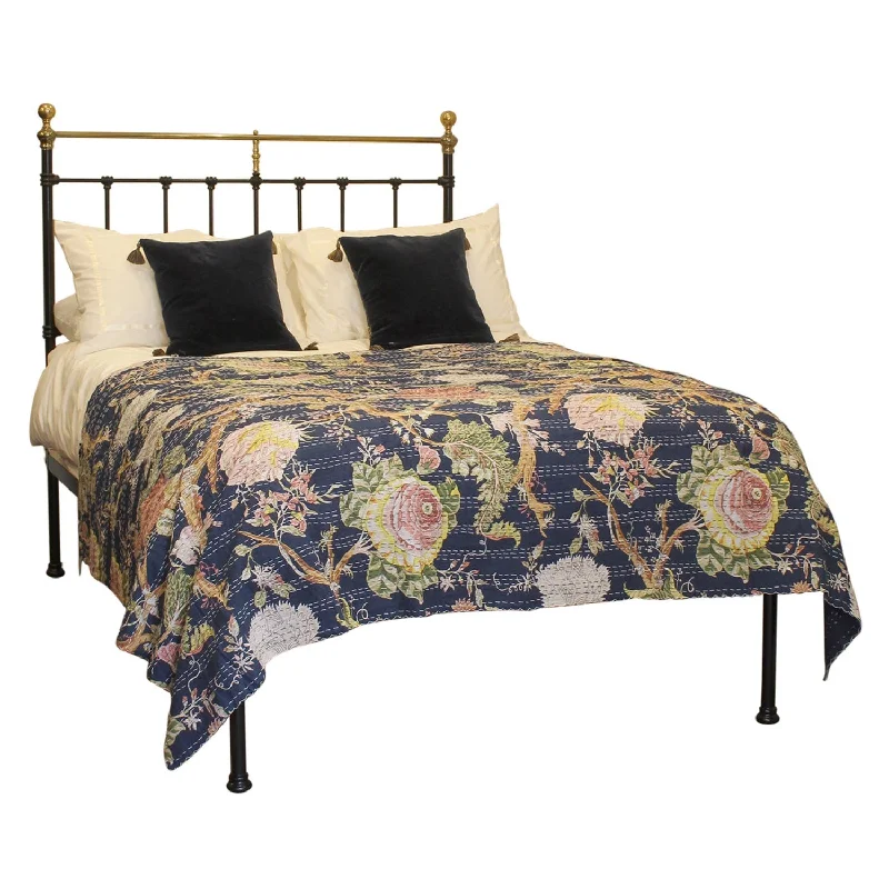 Natural latex and organic cotton blend mattressesDouble Platform Antique Bed in Black, MD146 Natural latex and organic cotton blend mattressesDouble Platform Antique Bed in Black, MD146