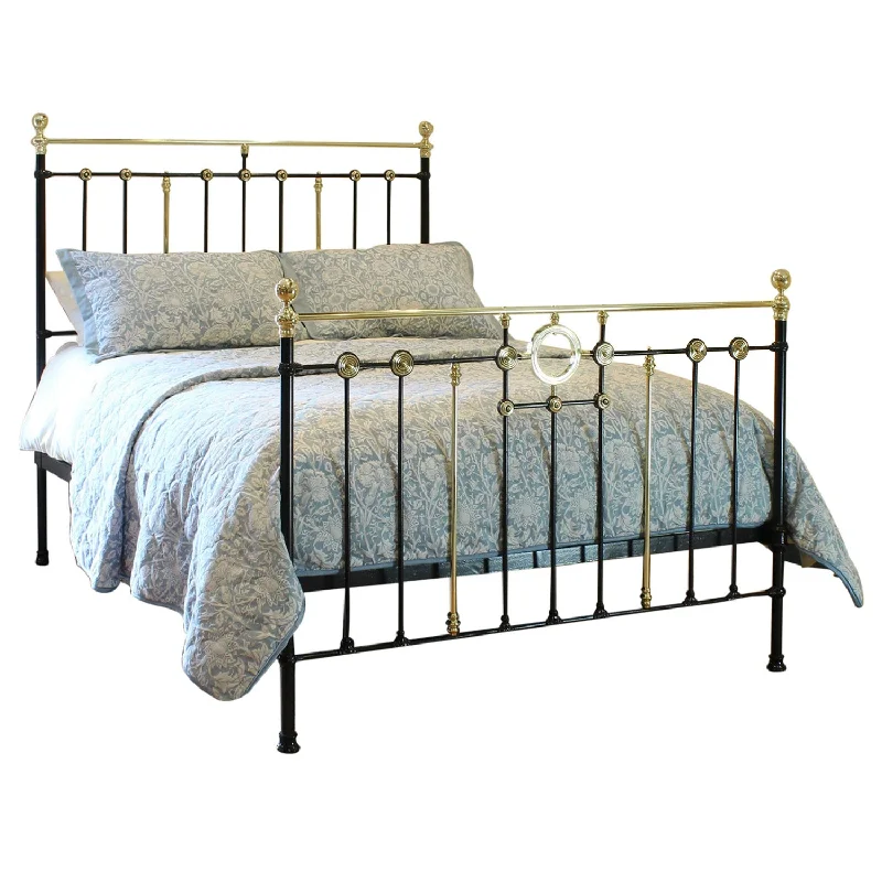 Memory foam mattresses for pressure relief and contouringKing Antique Bed in Black MK279